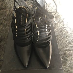 Kenneth Cole Black Pump. Size 8.